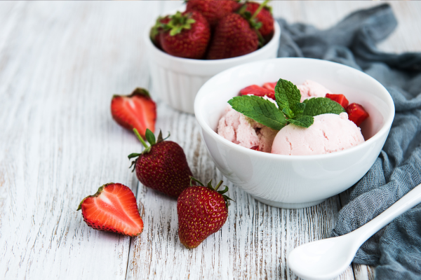 Strawberry frozen yoghurt - for copy.png
