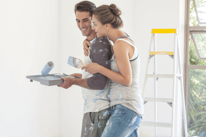 couple painting